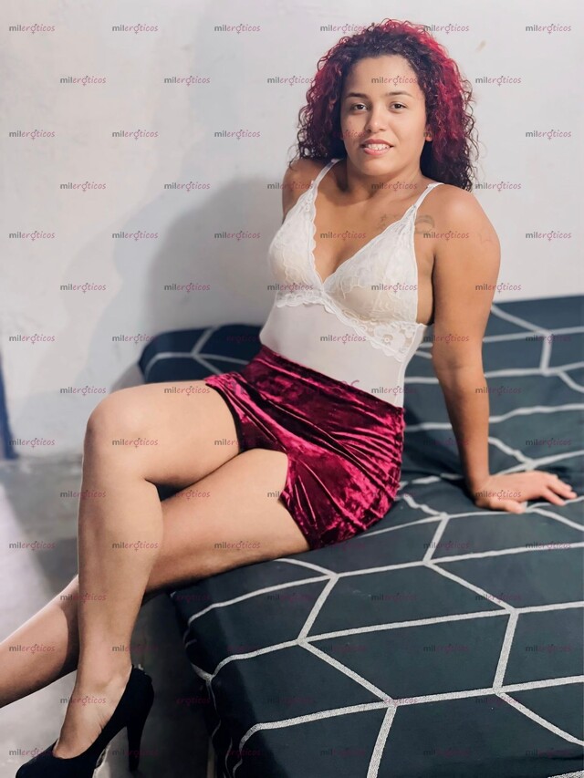 FOTOS DE MORENA DELICIOSA FLACA CON BELLA COLITA PARADITA