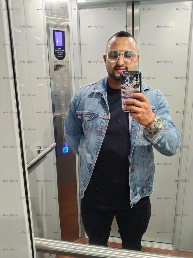 FOTOS DE JOVEN ATRACTIVO DESEOSO DE COMPLACER A CHALQUIER MUJER