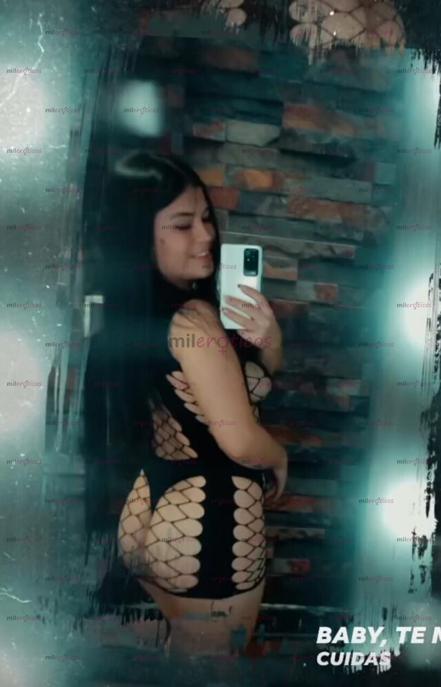 FOTOS DE HERMOSA PELI NEGRA CON ATRIBUTOS EXÓTICOS CON MUCHOS FETICHES