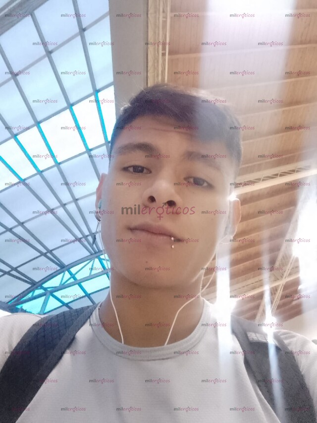 FOTOS DE JOVEN COLOMBIANO NUEVO EN LA CIUDAD DE MEDELLÍN (POLLO)