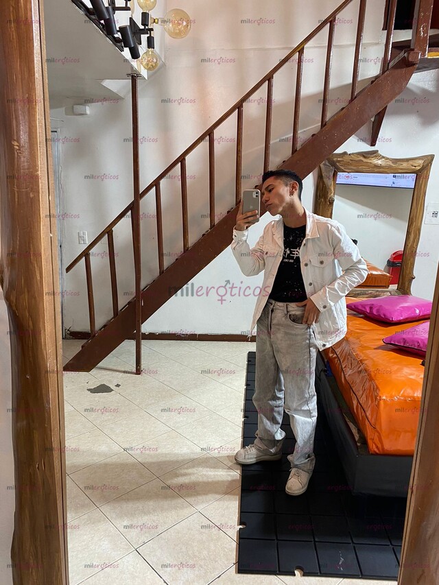 FOTOS DE JOVEN PASIVO ARRECHO CON GANAS DE PAGAR EL RATO