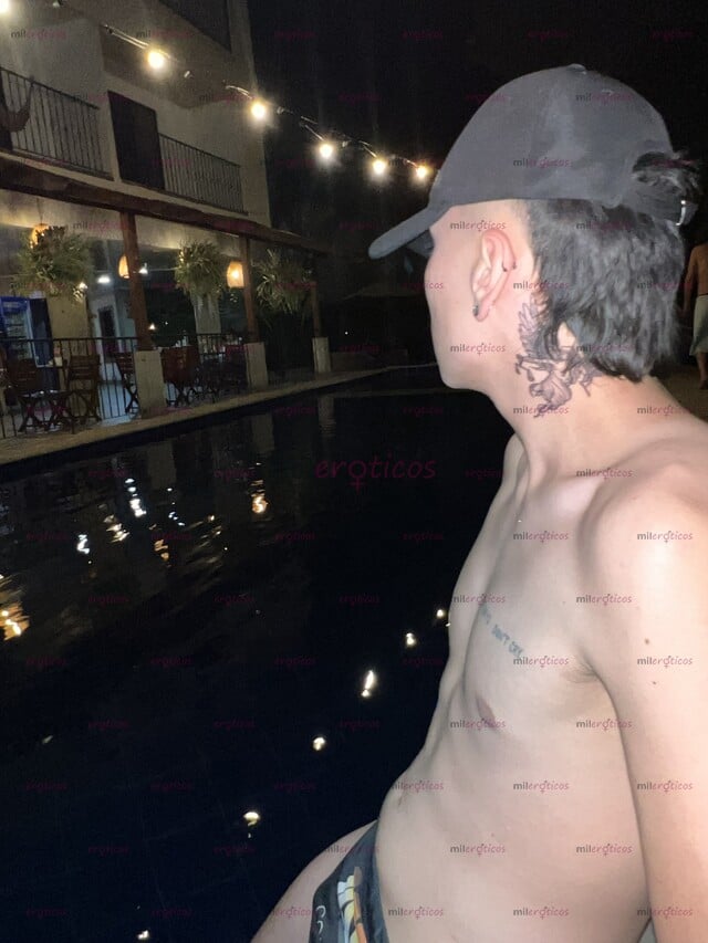 FOTOS DE POLLO PAISA HETERO BLANCO TATUADO DE 1.90 FULL MORBOSO POR POCOS DÍAS