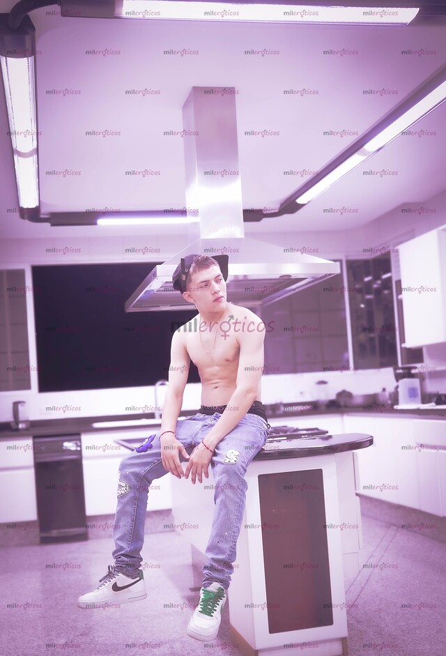 FOTOS DE JOVENCITO COLOMBIANO. CHICO BILINGÜE, VERGON ACEPTO TARJETA