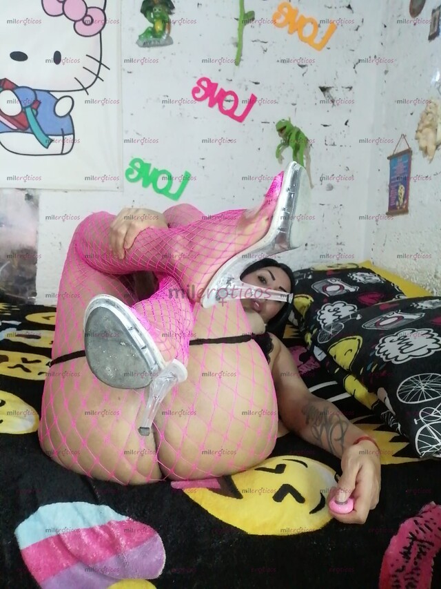 FOTOS DE KENYA RENDÓN............................ COGIENDO Y MAMANDO COMO LA MEJOR