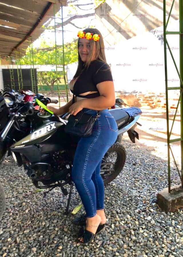 FOTOS DE UNA CUQUITA APRETADITA ROSADITA ..... DEPILADITA 19 AÑOS BELLA COLOMBIANA