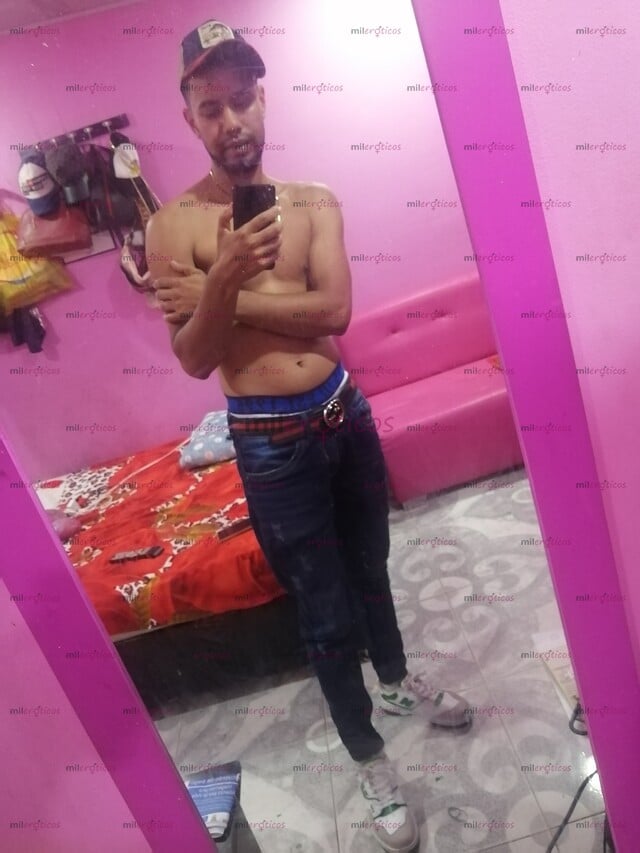 FOTOS DE TU AMO DOMINANTE 20CM DISPUESTO A COMPLACER TUS FETICHES Y FANTASIAS
