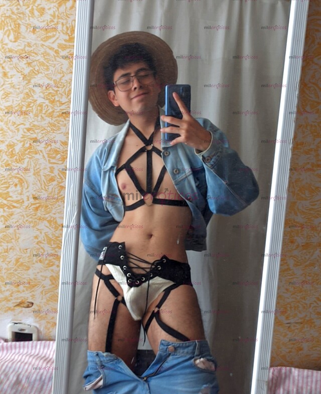 FOTOS DE CORCHO , TWINK , TU SERVIDOR. AMABLE Y AMIGABLE, ABIERTO Y SEGURO C: