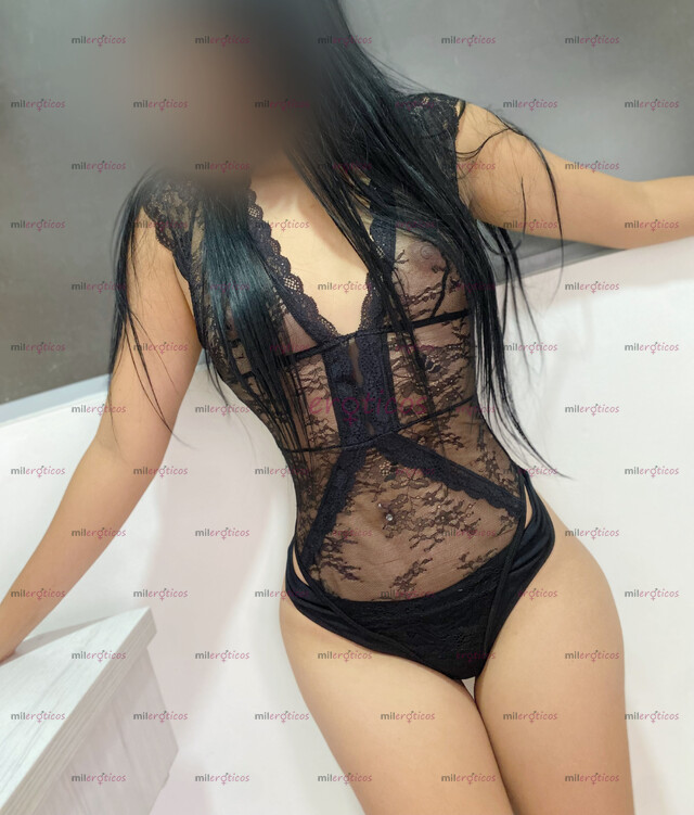 FOTOS DE LA MÁS COMPLACIENTE CON BESOS TRATO VERDADERO DE NOVIOS