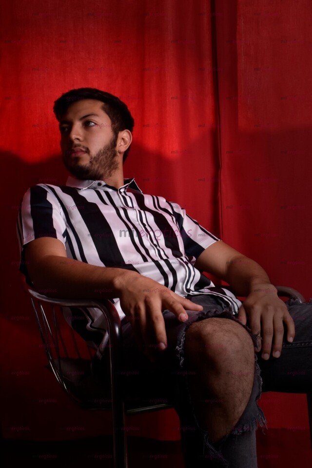 FOTOS DE UNIVERSITARIO CALIENTE DISPUESTO A COMPLACERTE