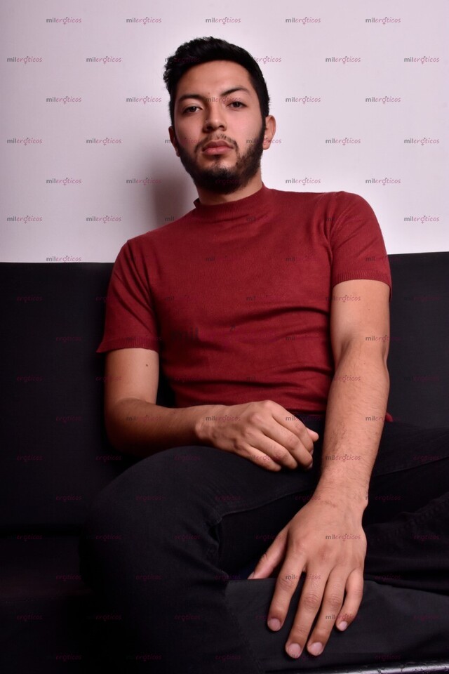 FOTOS DE UNIVERSITARIO CALIENTE DISPUESTO A COMPLACERTE