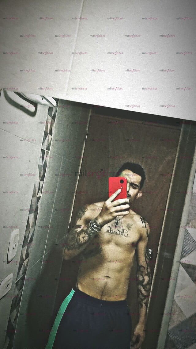 FOTOS DE CHICO TATUADO DOMINANTE ARDIENTE LISTO PARA COMPLACERTE