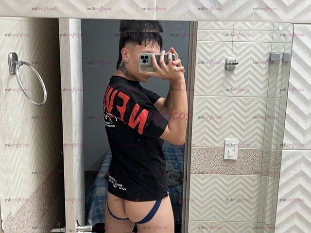 FOTOS DE MACHO PAISA ARRECHO LECHERO DE 1.90 BLANCO TATUADO MEN SERIO JOVEN