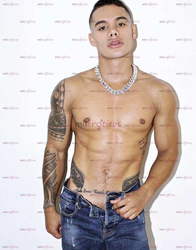 FOTOS DE CHICO SEXY & CALIENTE CON UNA BUENA VERGA Y BUEN CULO