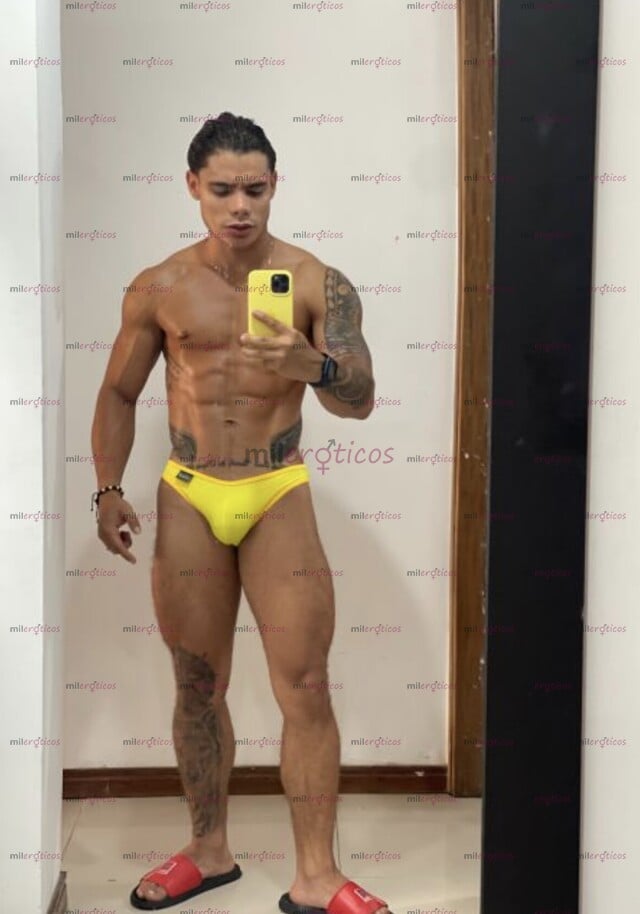 FOTOS DE CHICO SEXY & CALIENTE CON UNA BUENA VERGA Y BUEN CULO