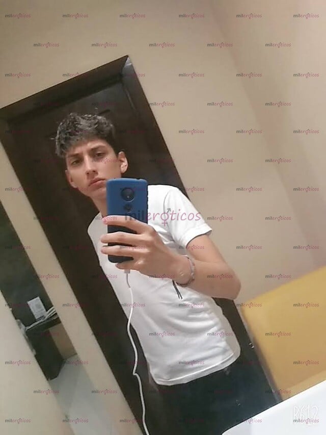 FOTOS DE SUPER PROMO CON LUGAR,CHICO TWINK DOTADO DE VISITA POR LA CIUDAD.