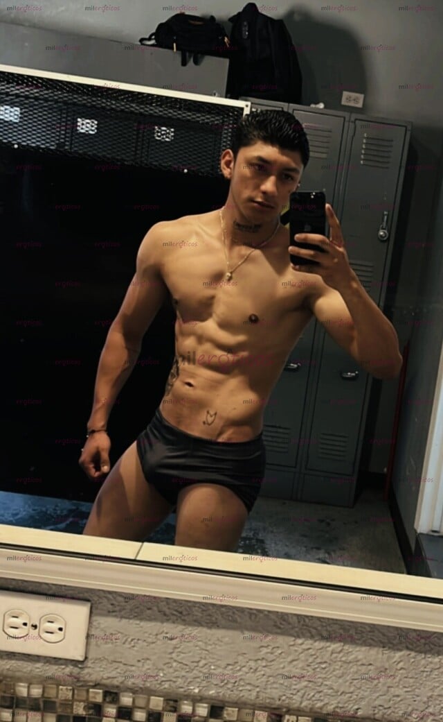 FOTOS DE ERIK , CHICO FITNESS ,DOTADO .19 AÑOS, TATUADO Y CALIENTE