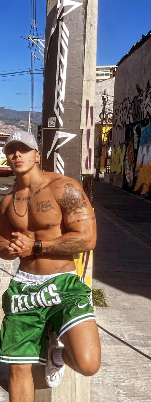 FOTOS DE CHICO DEPORTISTA MUY DURO Y CALIENTE QUE TE HARÁ DISFRUTAR