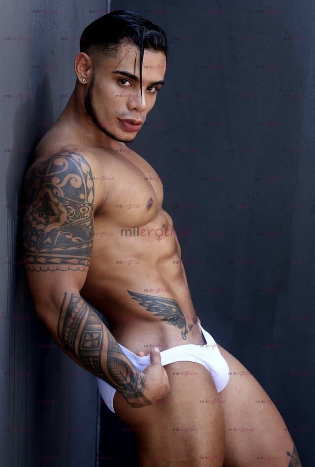 FOTOS DE ACTOR PORNO MUY CALIENTE DISPUESTO A COMPLACERTE EN TUS FANTASÍAS