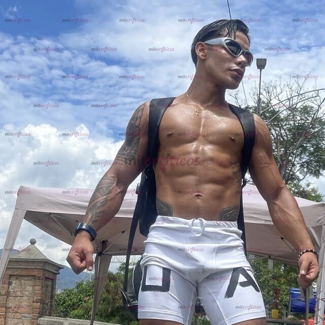 FOTOS DE ACTOR PORNO MUY CALIENTE DISPUESTO A COMPLACERTE EN TUS FANTASÍAS
