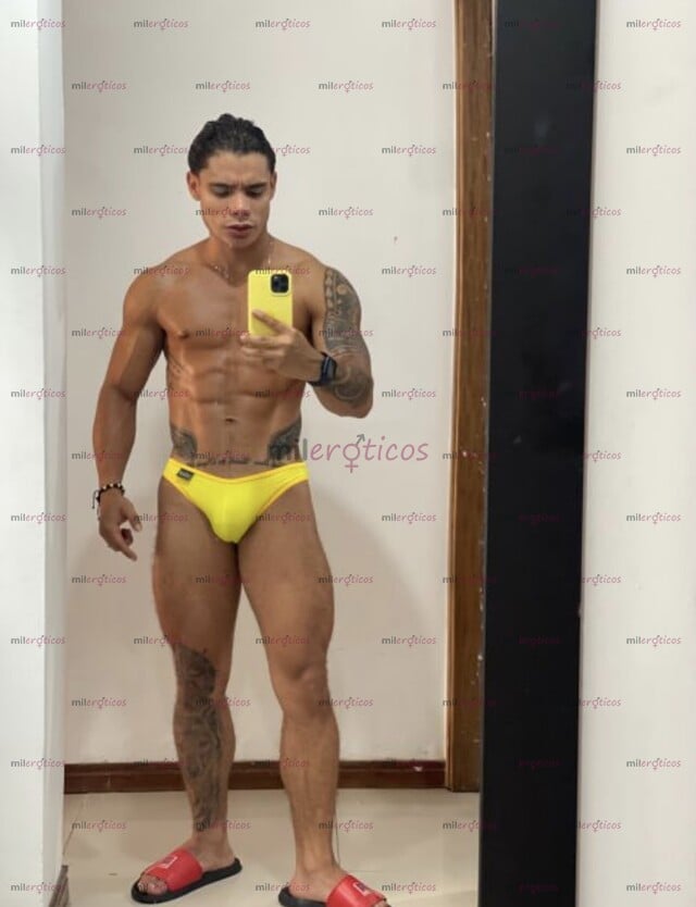 FOTOS DE ACTOR PORNO MUY CALIENTE DISPUESTO A COMPLACERTE EN TUS FANTASÍAS