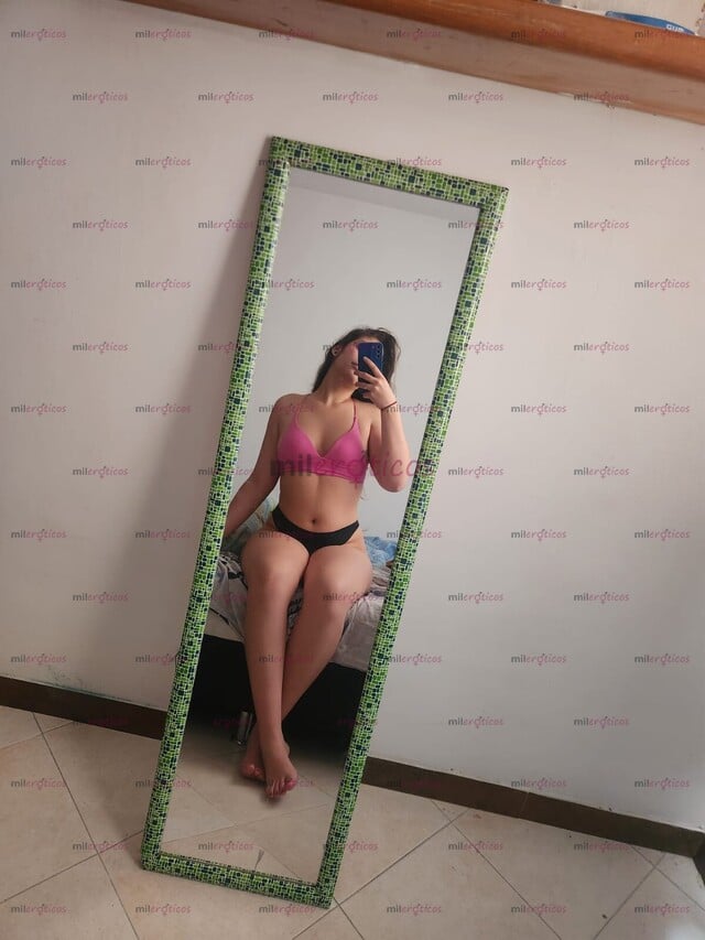 FOTOS DE ANITA, VENECA TIMIDA EXPLORANDO NUEVOS MUNDOS