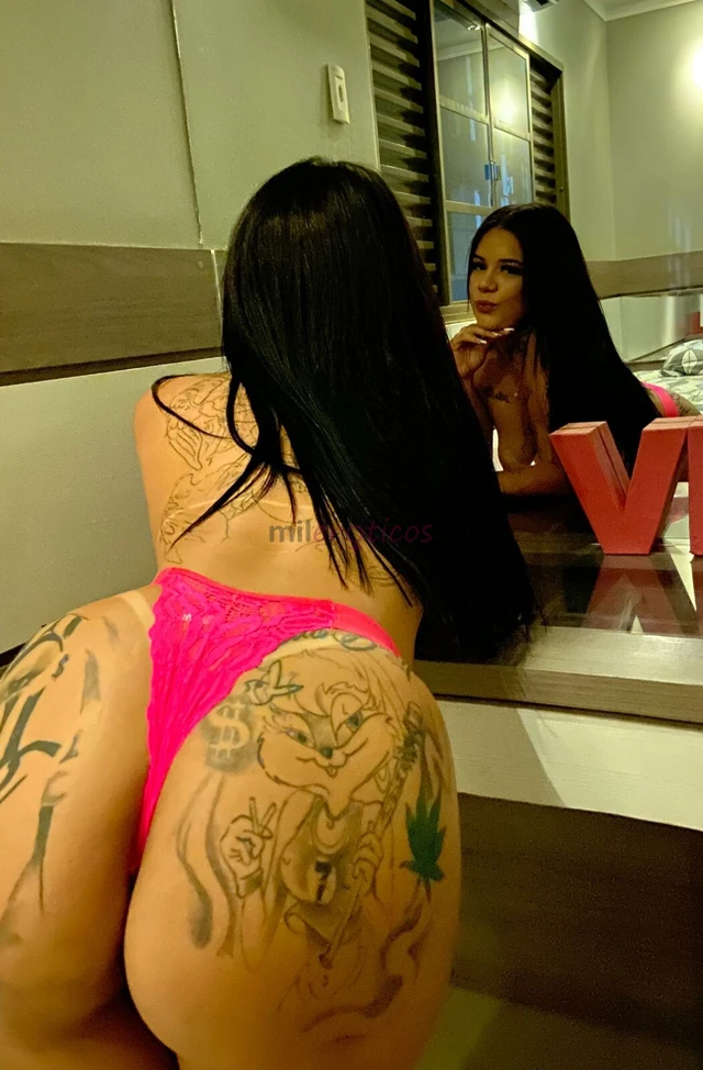 Ola me chamo maria clara uma ninfeta de 19 anos que atua como acompanhante meu corpo e adornado com varias tatuagens que realcam ainda mais minha bele...