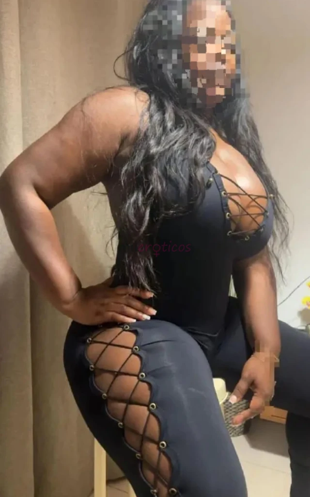 Soy una rika morenaza colombiana recien llegada con grandes pechos muy caliente juguetona extrovertida lista para aserte el mejor sexo ago domicilios...