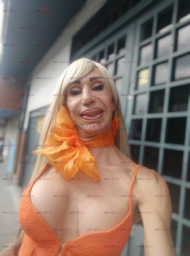 FOTOS DE MONA HERMOSA ARRECHA CON SITIO DISPONIBLE LLÁMAME PAPI RICO