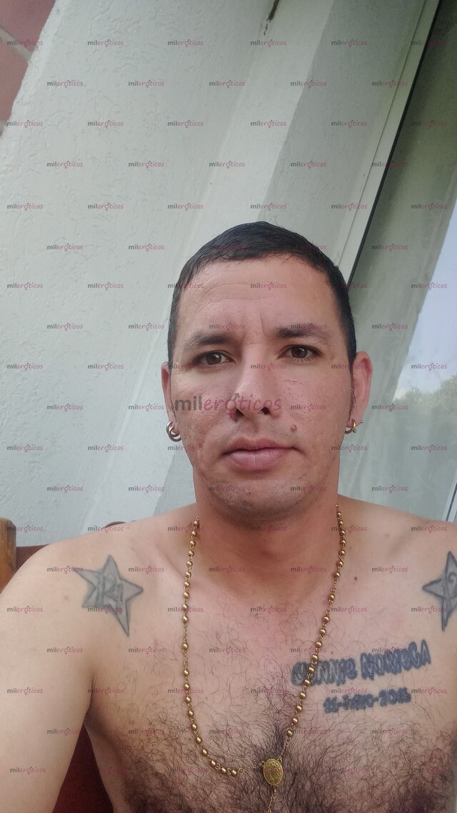 FOTOS DE CALEÑO DOTADO Y MUY CALIENTE NO TE VAS ARREPENTIR