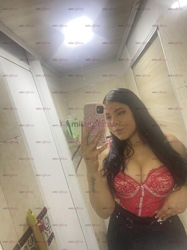 FOTOS DE SOY UNA JOVEN DE 22 AÑOS ALTA MORENA CADERONA PIERNONA OJOS CLAROS