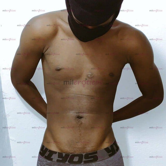 FOTOS DE NEGRO, ALTO, GUAPO, DE CUERPO ATLÉTICO Y LO MÁS IMPORTANTE 25CM REALES
