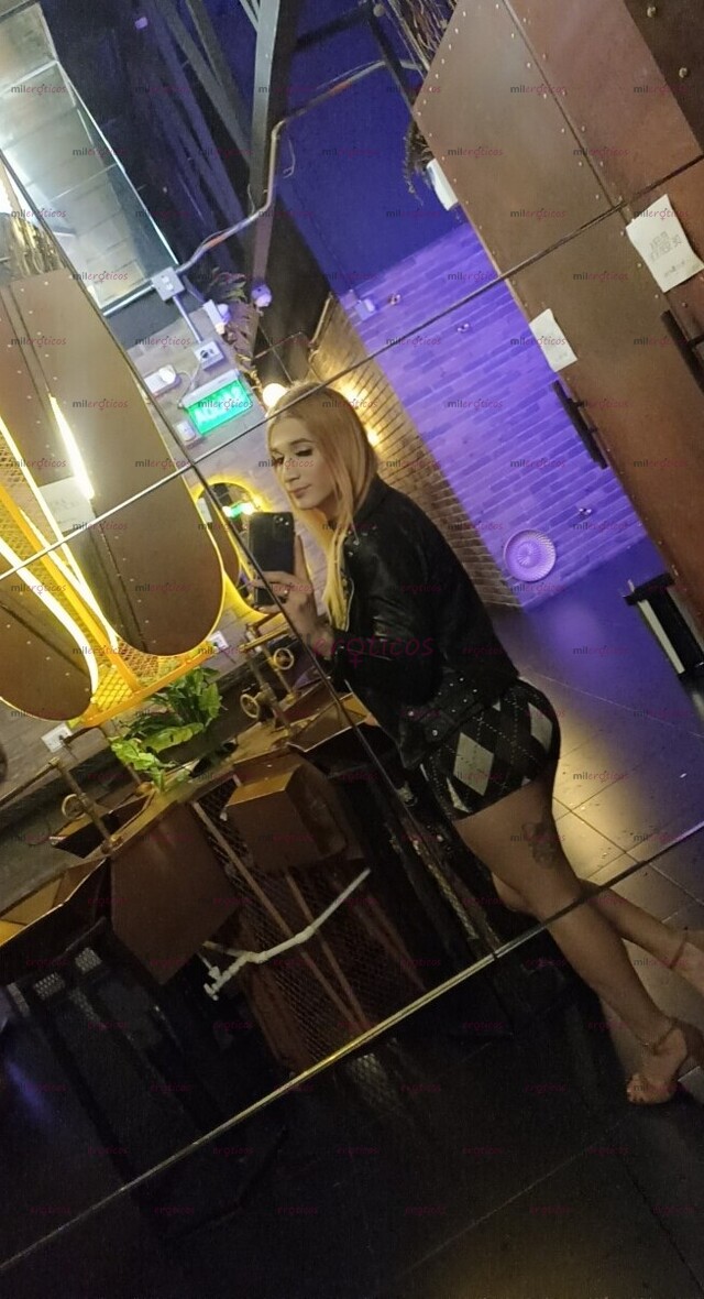 FOTOS DE LECHERA DE BUENA VERGA Y SÚPER COMPLASIENTE EN TODO