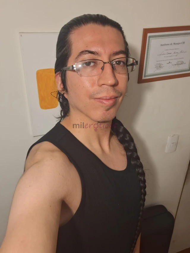 Ofrezco servicio de masajes relajantes y descontracturantes la sesion de masajes ayuda a aliviar el estres y molestias musculares incluye piernas pies...