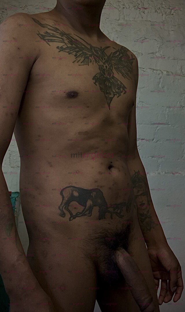 FOTOS DE MORENO , 29 AÑOS , TATUADO Y CON BUENA VERGA PARA COMPLACERTE
