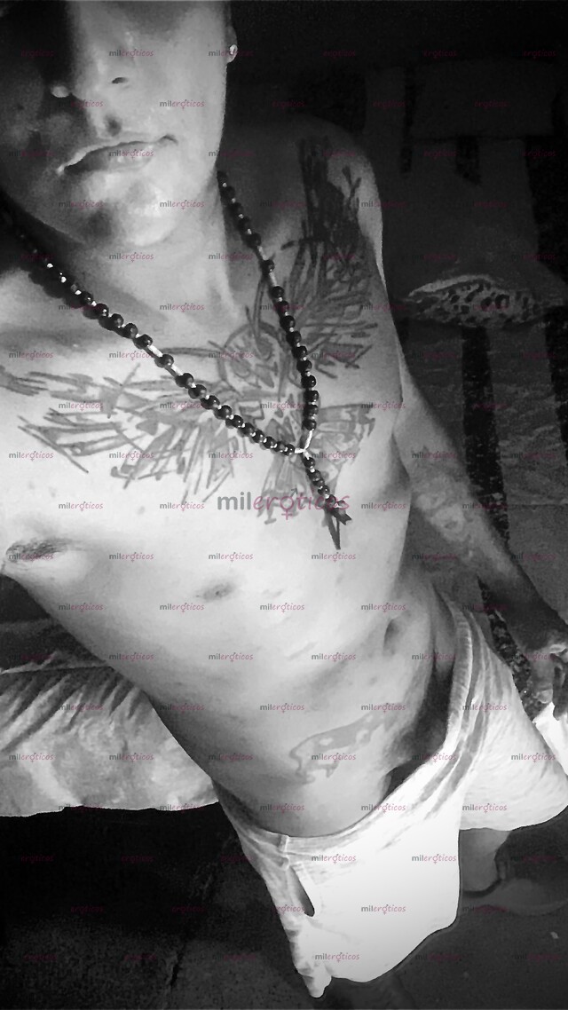 FOTOS DE MORENO , 29 AÑOS , TATUADO Y CON BUENA VERGA PARA COMPLACERTE