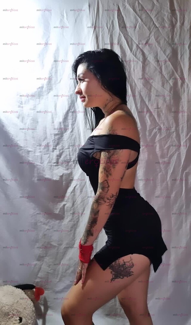 FOTOS DE ARIEL GUAPA CALIENTE Y TATUADA CON MUCHAS GANAS DE COJER VEN A MI DEPA PAPI