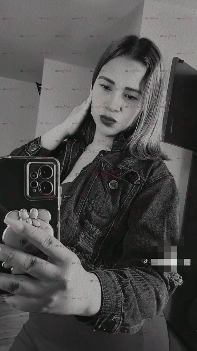 FOTOS DE UNA BELLA CHICA SENSUAL COMPLACIENTE GARGANTA PROFUNDA Y VAGINAL