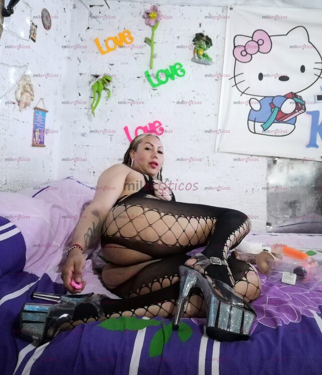 FOTOS DE KENYA RENDÓN........................... PASEMOS UN RATO INOLVIDABLE COGIENDO.