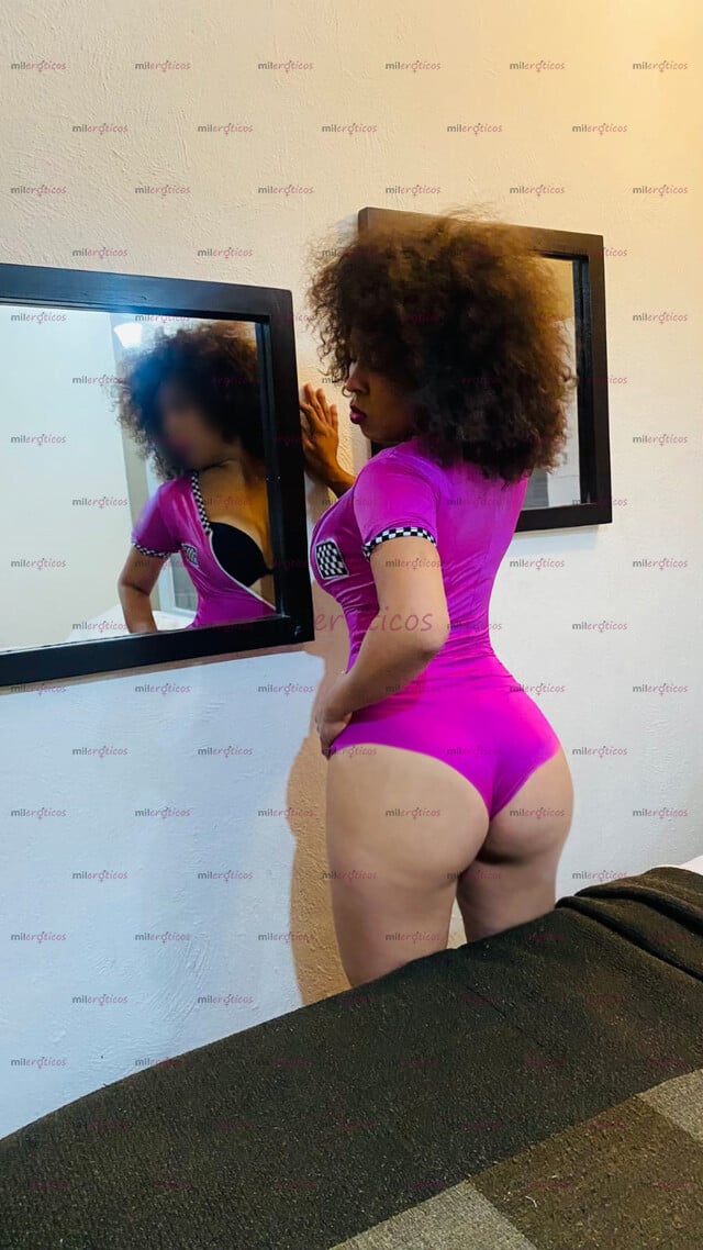 FOTOS DE IMAGINA TUS MANOS JALANDO MI AFRO MIENTRAS YO GIMO CON LA BOCA OCUPADA :)