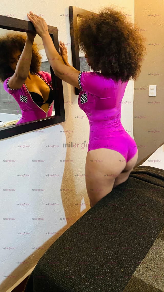 FOTOS DE IMAGINA TUS MANOS JALANDO MI AFRO MIENTRAS YO GIMO CON LA BOCA OCUPADA :)