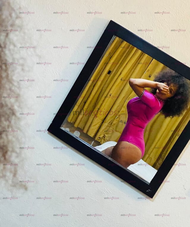 FOTOS DE IMAGINA TUS MANOS JALANDO MI AFRO MIENTRAS YO GIMO CON LA BOCA OCUPADA :)