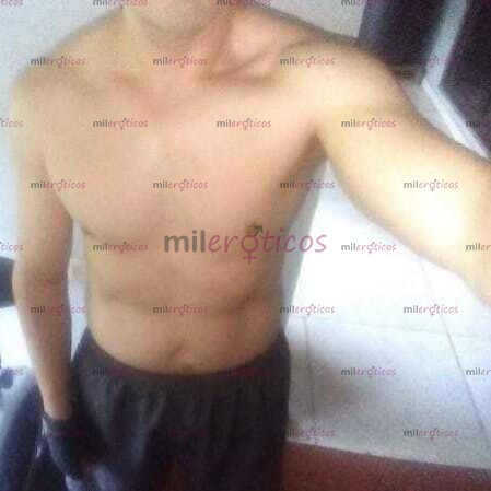 FOTOS DE PAREJA HACE TRÍOS A CAMBIO DE REMUNERACION