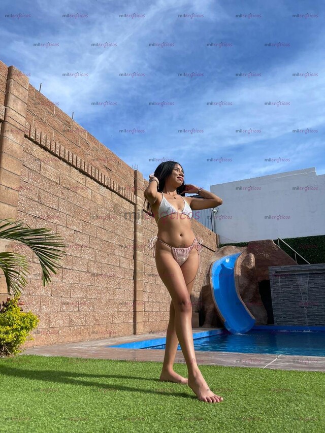 FOTOS DE PETTIT!! SUPER APRETADITA ... 18 ÁAÑITOS !!!!