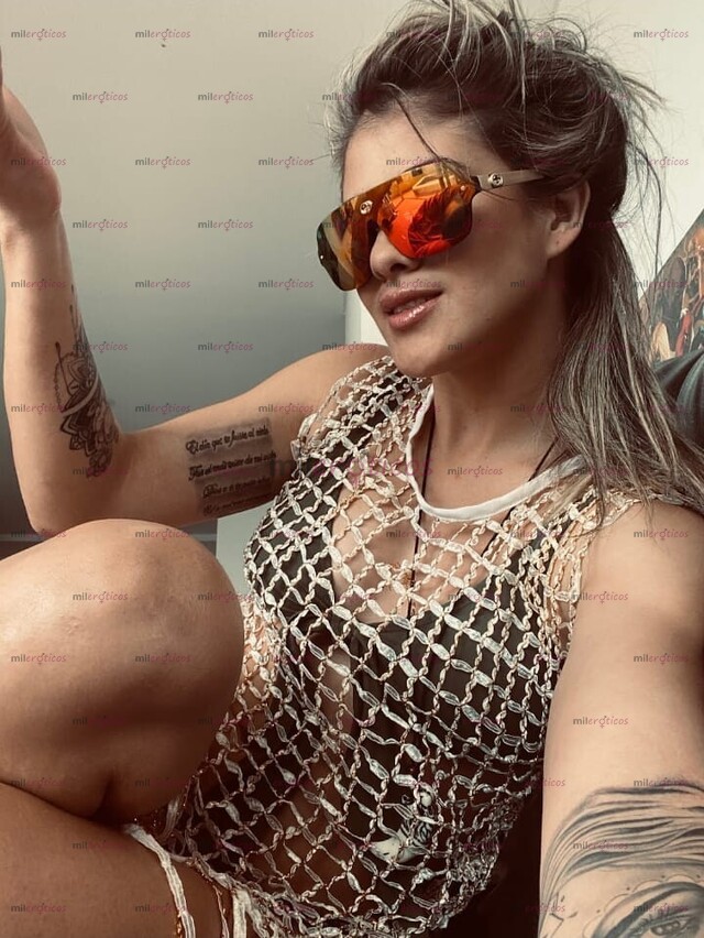 FOTOS DE CHICA DIVERTIDA Y CALIENTE CON LA MEJOR ACTITUD Y PROFESIONALISMO