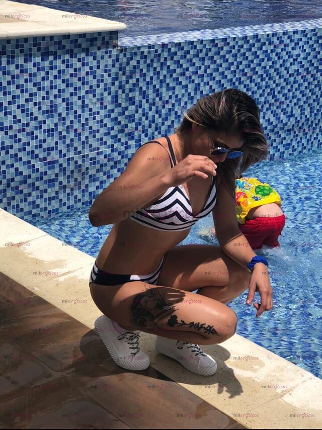 FOTOS DE CHICA DIVERTIDA Y CALIENTE CON LA MEJOR ACTITUD Y PROFESIONALISMO