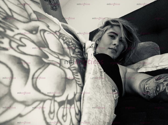 FOTOS DE CHICA DIVERTIDA Y CALIENTE CON LA MEJOR ACTITUD Y PROFESIONALISMO