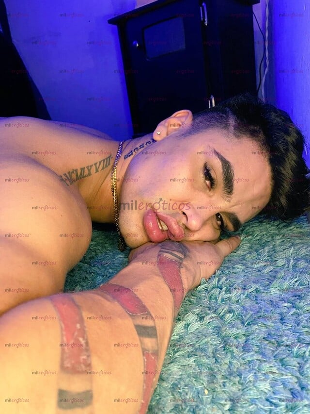FOTOS DE CHICO FAMOSO XXX DESDE LA T.V HASTA LA HABITACION
