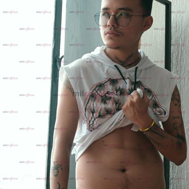 FOTOS DE EMILIO HOMBRE CON VAGINA!! ENCIMA DE TUS PIERNAS!!