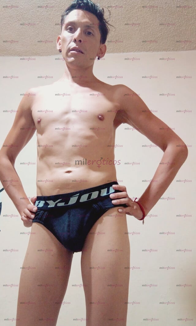 FOTOS DE UNIVERSITARIO DELGADITO TIPO TWINK, CALIENTE Y COMPLACIENTE PARA ACTIVOS 24 7