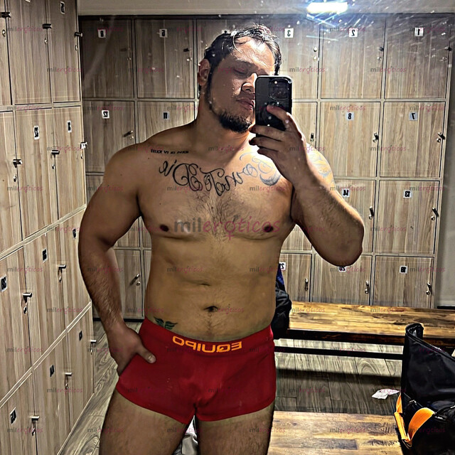 FOTOS DE JOVEN COMPLACIENTE DE BUEN FÍSICO DISPUESTO A COMPLACERTE